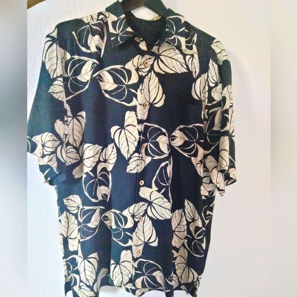 Tommy Bahama (Size L) Men's Multicolored Botanical Button Down Front Shirt